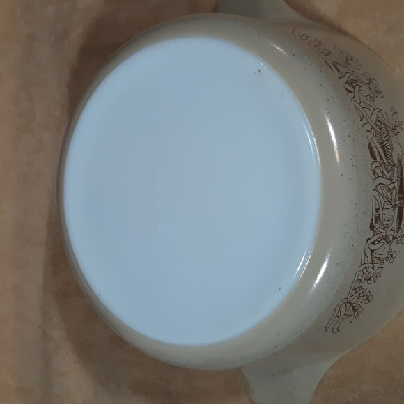 Pyrex Vintage Forest Fancies Mushroom Casserole Dish - Picture 6 of 12